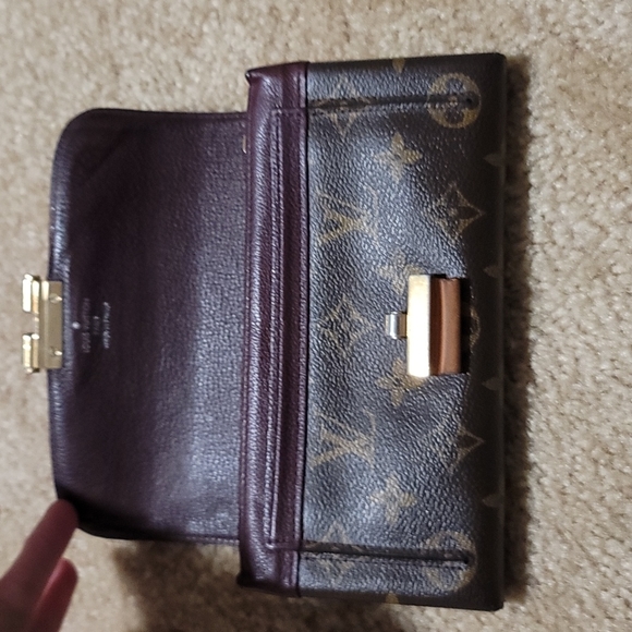 Authentic Louis Vuitton wallet - Picture 4 of 13